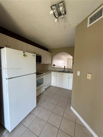 1271 SE 28th Ct 105, Homestead, FL 33035
