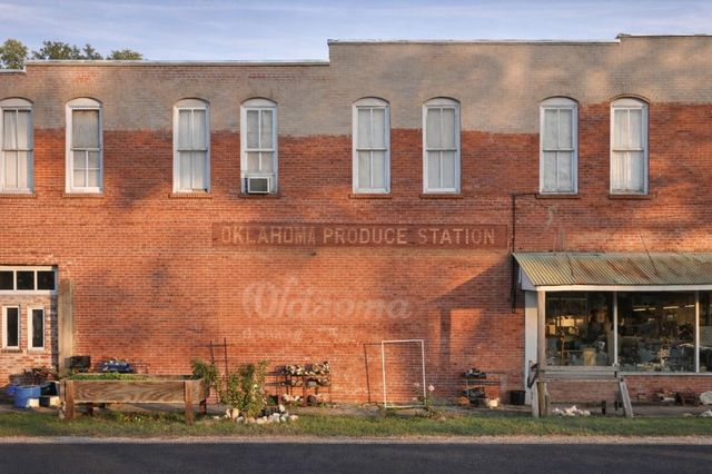 100 E 2nd Street, Groveton, TX 75845