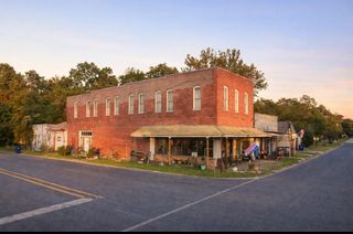 100 E 2nd Street, Groveton, TX 75845