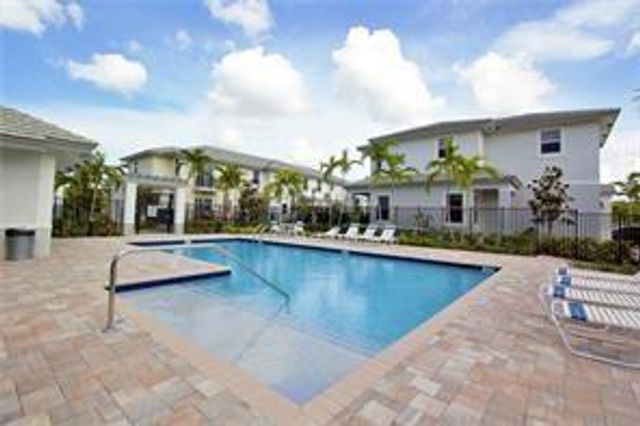 6990 Pines Circle 53, Coconut Creek, FL 33073