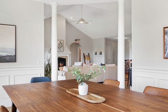 27 Spring Hill Rd, Belchertown, MA 01007