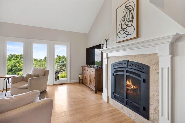 27 Spring Hill Rd, Belchertown, MA 01007