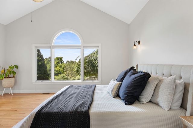 27 Spring Hill Rd, Belchertown, MA 01007
