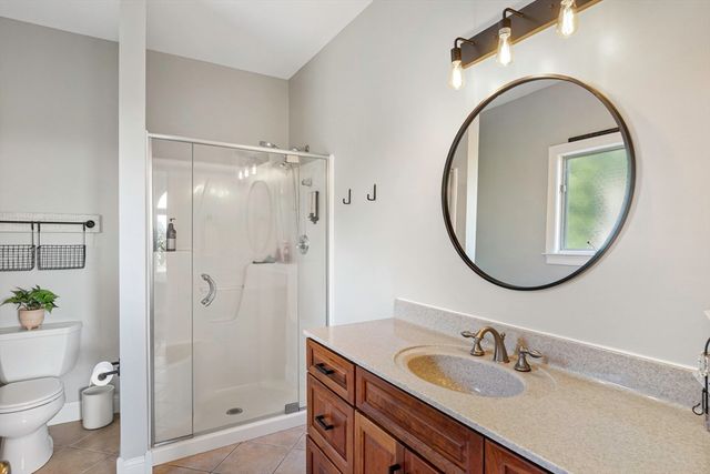27 Spring Hill Rd, Belchertown, MA 01007