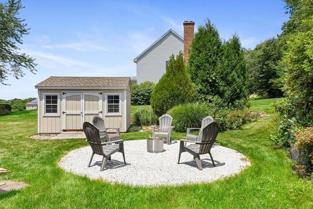 27 Spring Hill Rd, Belchertown, MA 01007