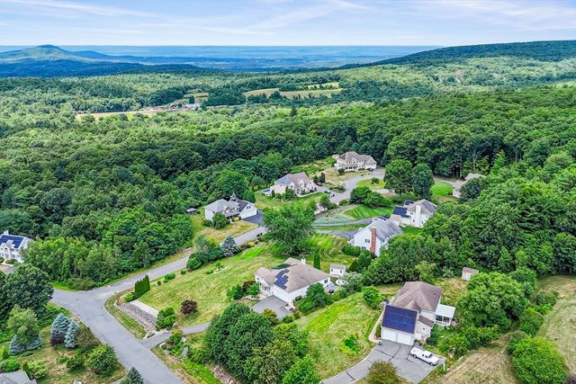 27 Spring Hill Rd, Belchertown, MA 01007