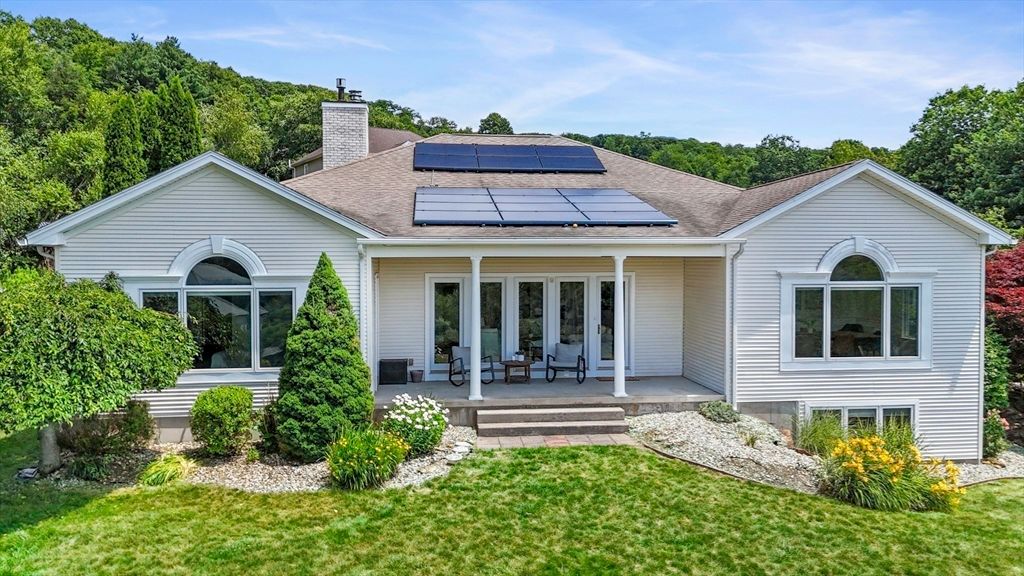 27 Spring Hill Rd, Belchertown, MA 01007