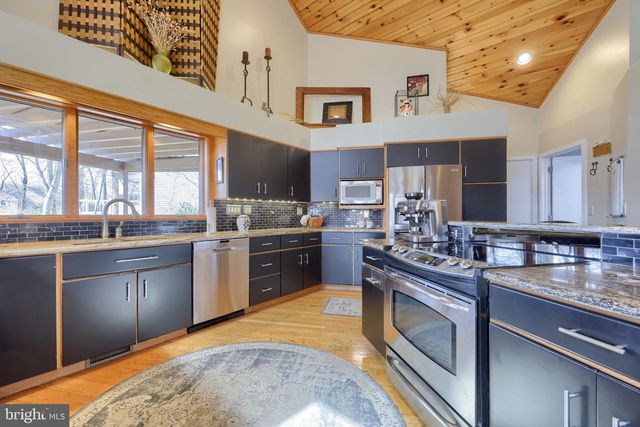 315 WINDING HILL DR, Lancaster, PA 17601