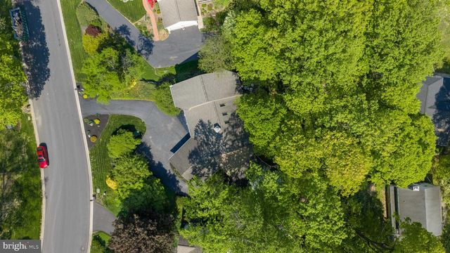315 WINDING HILL DR, Lancaster, PA 17601