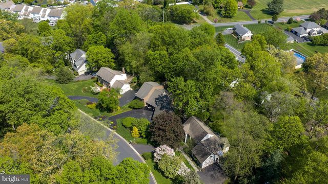 315 WINDING HILL DR, Lancaster, PA 17601