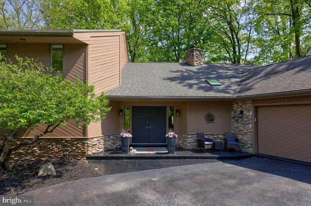 315 WINDING HILL DR, Lancaster, PA 17601