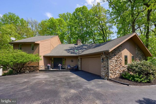315 WINDING HILL DR, Lancaster, PA 17601