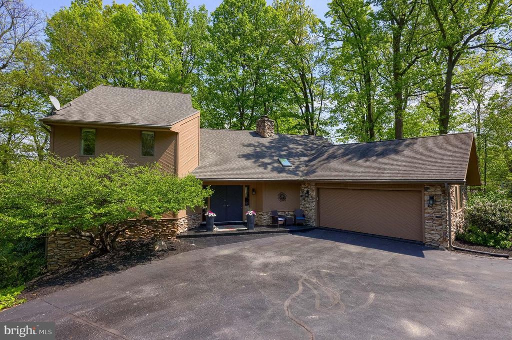 315 WINDING HILL DR, Lancaster, PA 17601