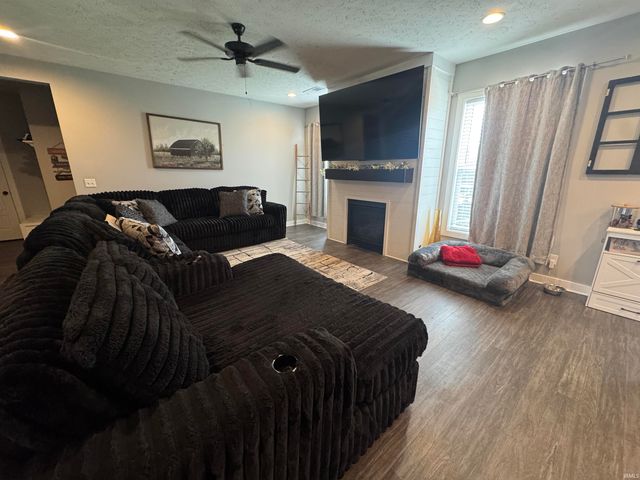 5340 Bloomsbury Court, Newburgh, IN 47630