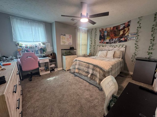 5340 Bloomsbury Court, Newburgh, IN 47630
