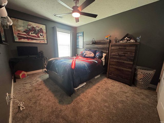 5340 Bloomsbury Court, Newburgh, IN 47630
