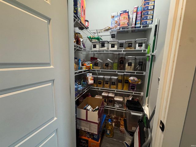 5340 Bloomsbury Court, Newburgh, IN 47630