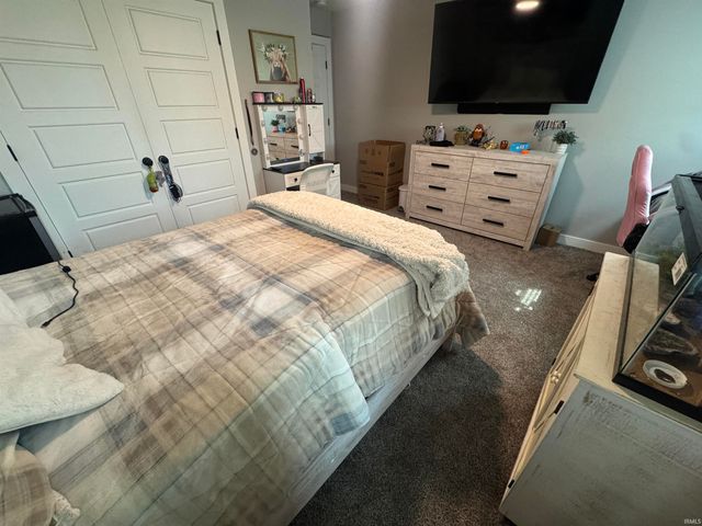 5340 Bloomsbury Court, Newburgh, IN 47630