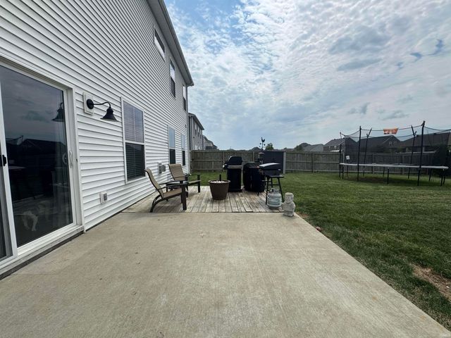 5340 Bloomsbury Court, Newburgh, IN 47630