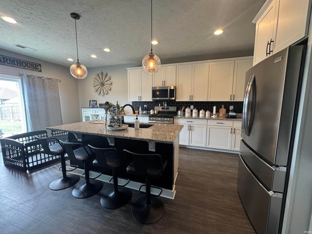 5340 Bloomsbury Court, Newburgh, IN 47630
