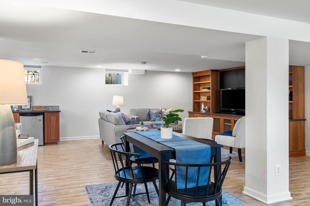 2110 EDMONDSON AVE, Catonsville, MD 21228