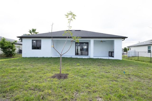2827 SW 2nd LN, Cape Coral, FL 33991