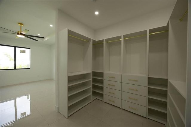 2827 SW 2nd LN, Cape Coral, FL 33991