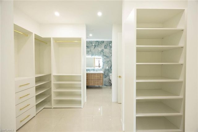 2827 SW 2nd LN, Cape Coral, FL 33991