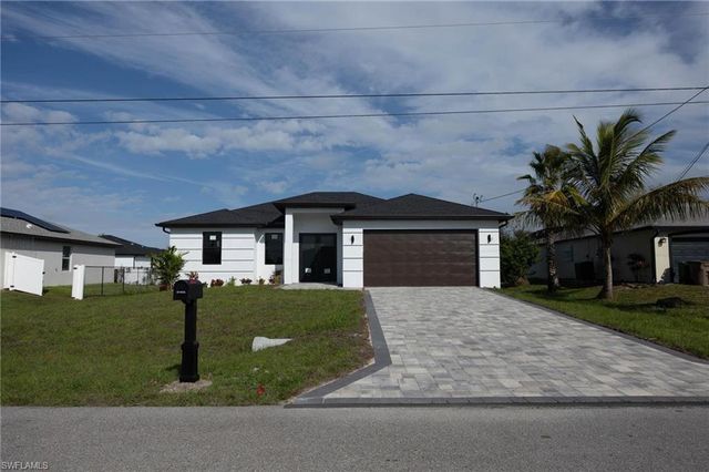 2827 SW 2nd LN, Cape Coral, FL 33991