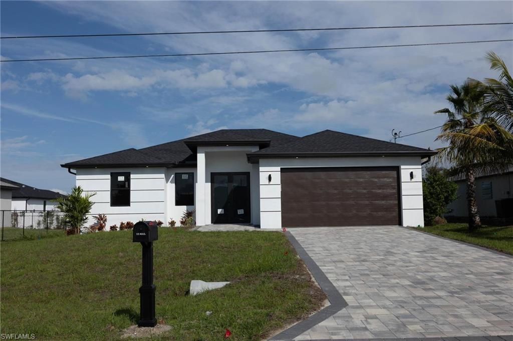 2827 SW 2nd LN, Cape Coral, FL 33991