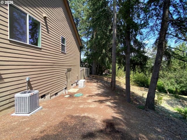1943 GLEN CREEK Rd, Salem, OR 97304