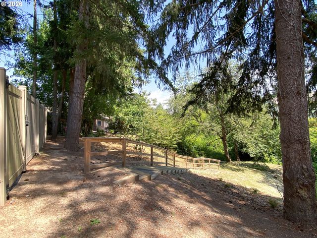 1943 GLEN CREEK Rd, Salem, OR 97304