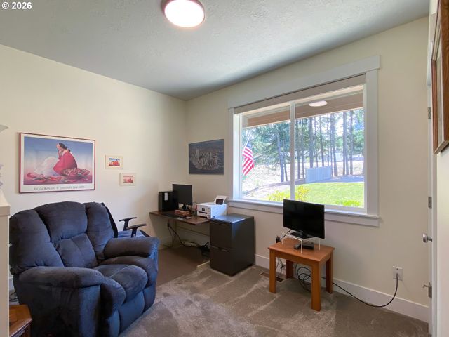 1943 GLEN CREEK Rd, Salem, OR 97304