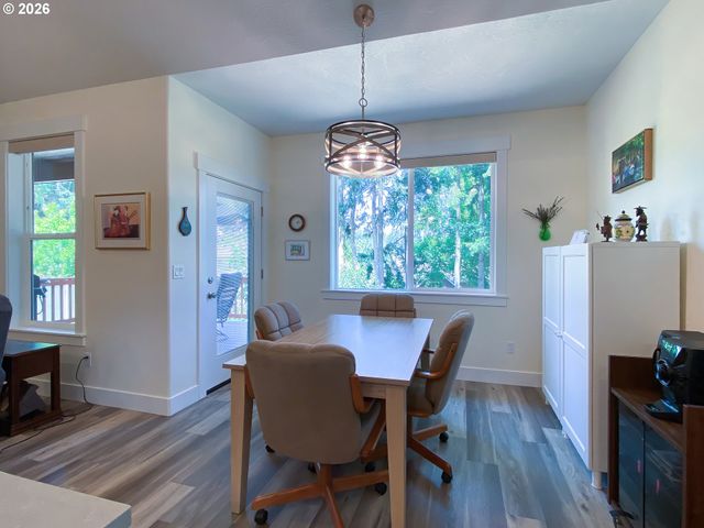 1943 GLEN CREEK Rd, Salem, OR 97304