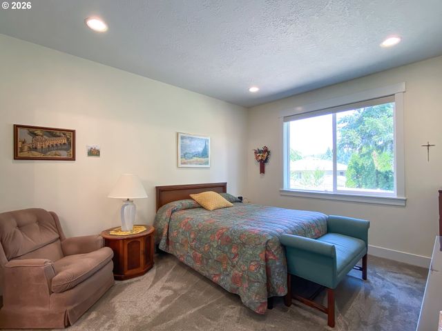 1943 GLEN CREEK Rd, Salem, OR 97304