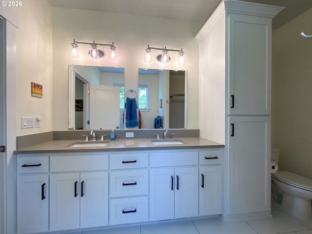 1943 GLEN CREEK Rd, Salem, OR 97304