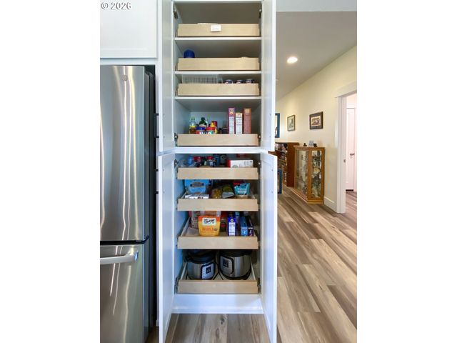 1943 GLEN CREEK Rd, Salem, OR 97304