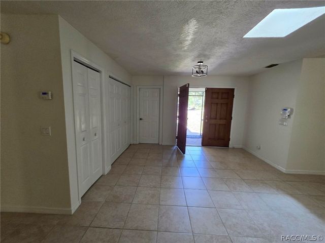 1600 W Ivorywood Drive, Beverly Hills, FL 34465