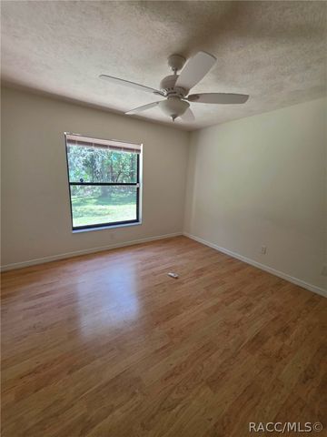 1600 W Ivorywood Drive, Beverly Hills, FL 34465