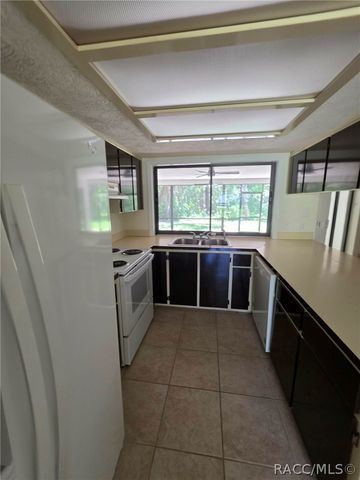1600 W Ivorywood Drive, Beverly Hills, FL 34465