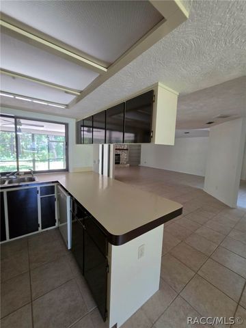 1600 W Ivorywood Drive, Beverly Hills, FL 34465