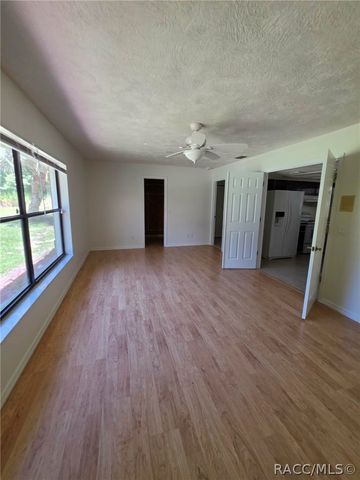 1600 W Ivorywood Drive, Beverly Hills, FL 34465
