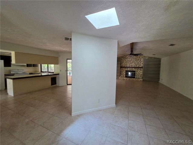 1600 W Ivorywood Drive, Beverly Hills, FL 34465