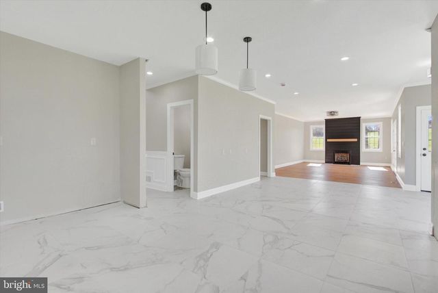 7 BEVERLY CT, Carlisle, PA 17015