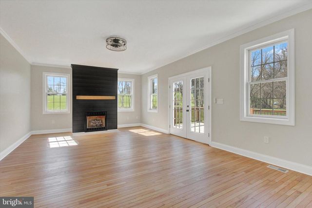7 BEVERLY CT, Carlisle, PA 17015