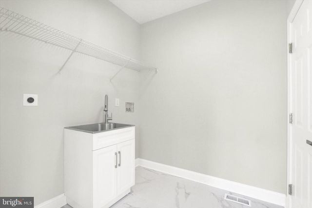 7 BEVERLY CT, Carlisle, PA 17015