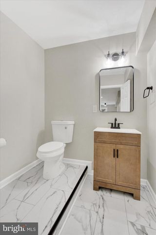 7 BEVERLY CT, Carlisle, PA 17015