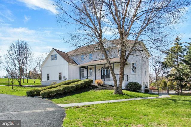 7 BEVERLY CT, Carlisle, PA 17015