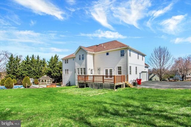 7 BEVERLY CT, Carlisle, PA 17015