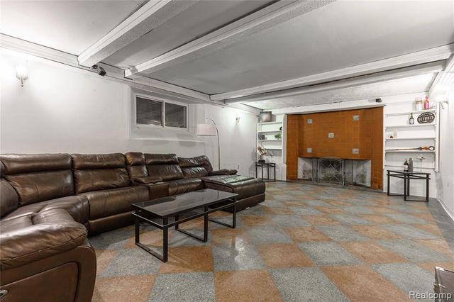 1735 Lincolnshire Drive, Detroit, MI 48203